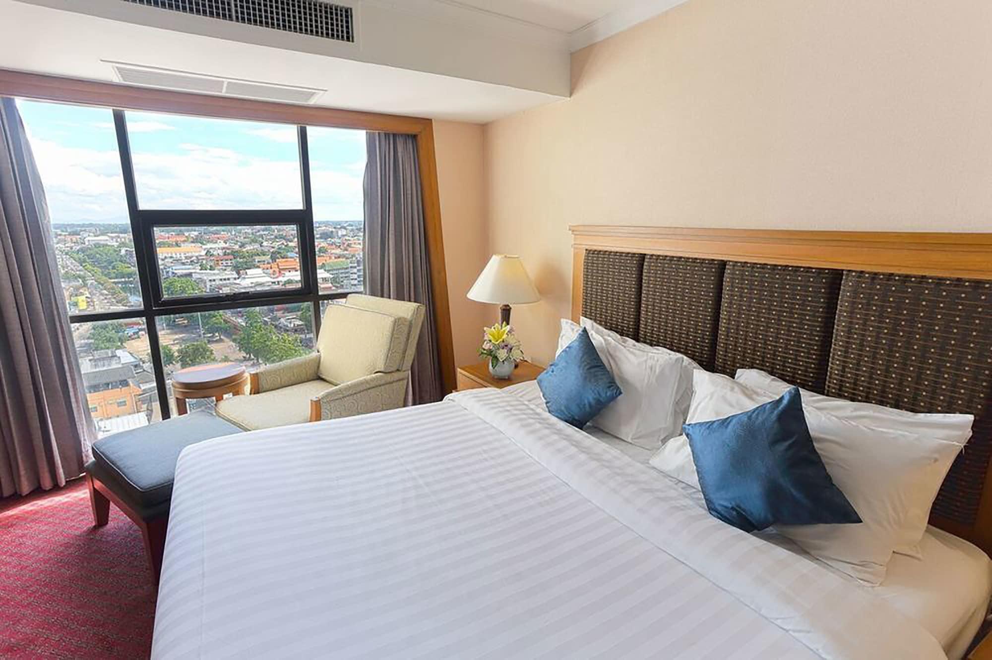 Amora Thapae Hotel Чиангмай Экстерьер фото