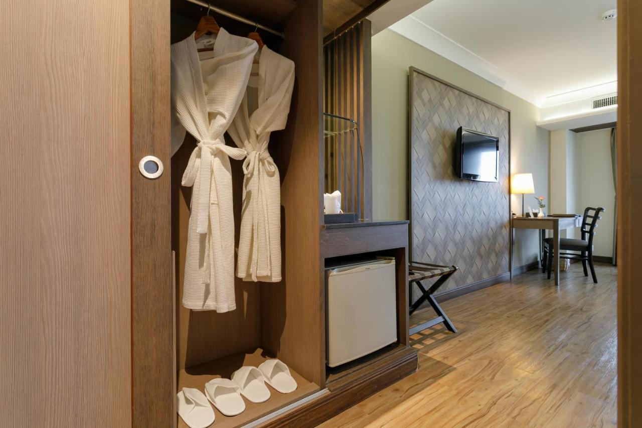 Amora Thapae Hotel Чиангмай Экстерьер фото