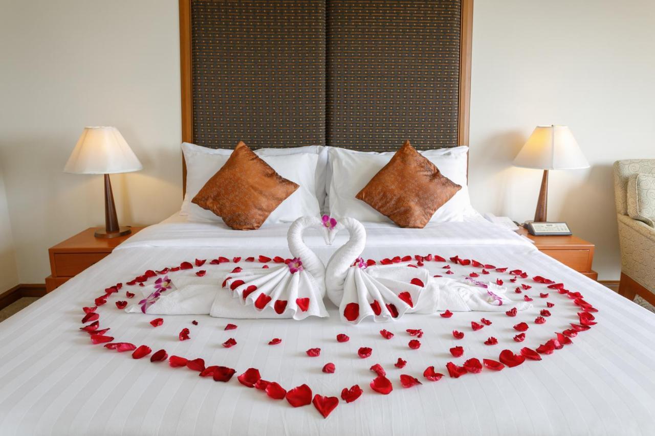 Amora Thapae Hotel Чиангмай Экстерьер фото