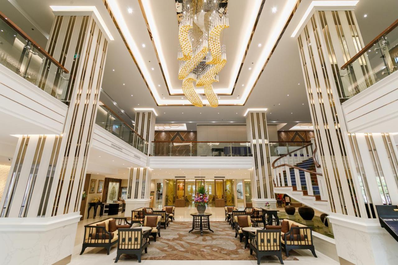 Amora Thapae Hotel Чиангмай Экстерьер фото