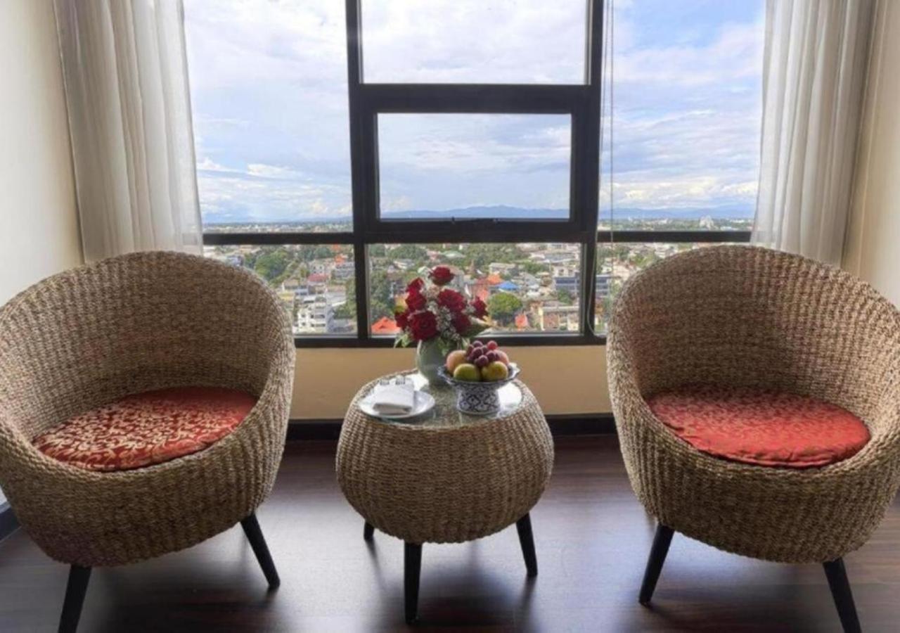 Amora Thapae Hotel Чиангмай Экстерьер фото