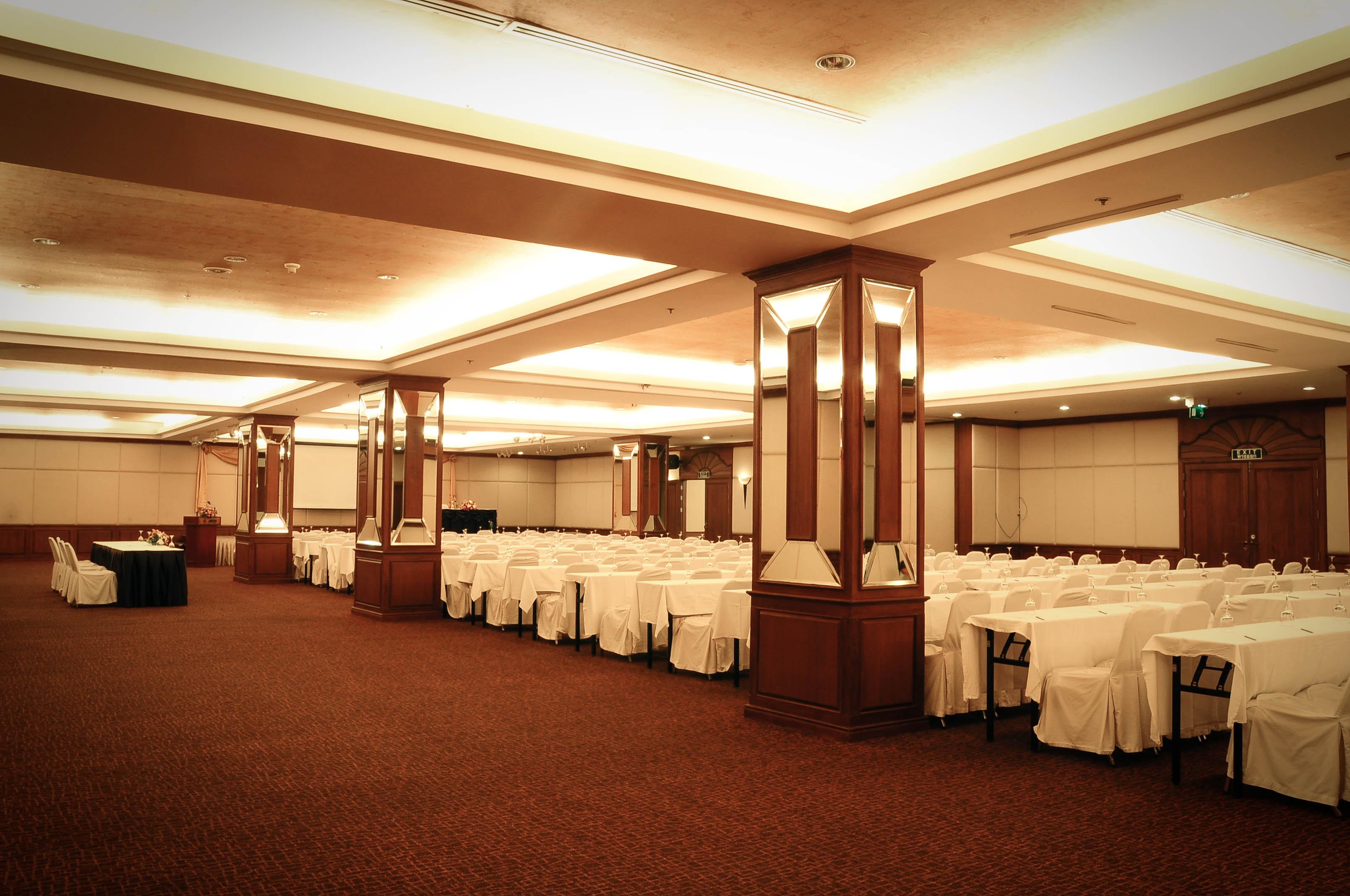 Amora Thapae Hotel Чиангмай Экстерьер фото