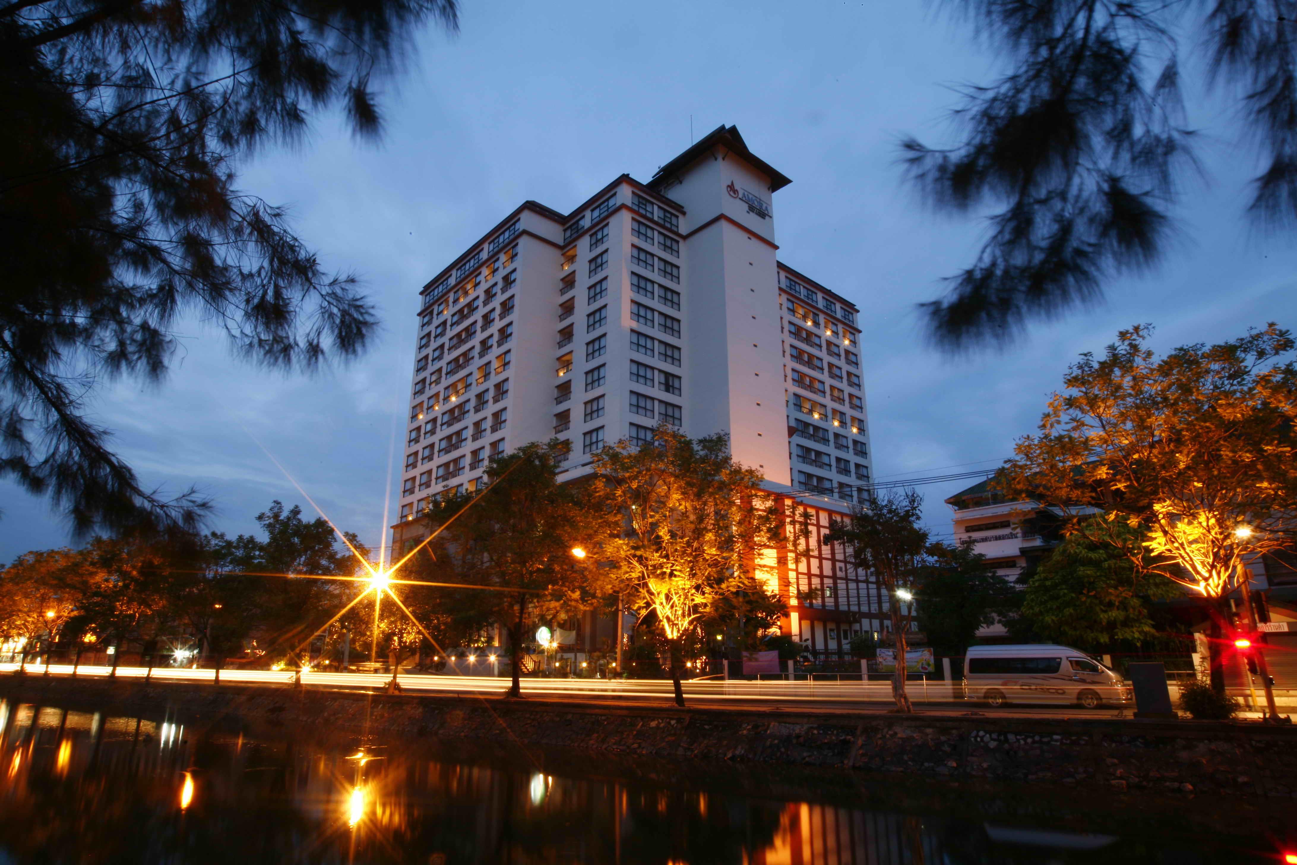 Amora Thapae Hotel Чиангмай Экстерьер фото
