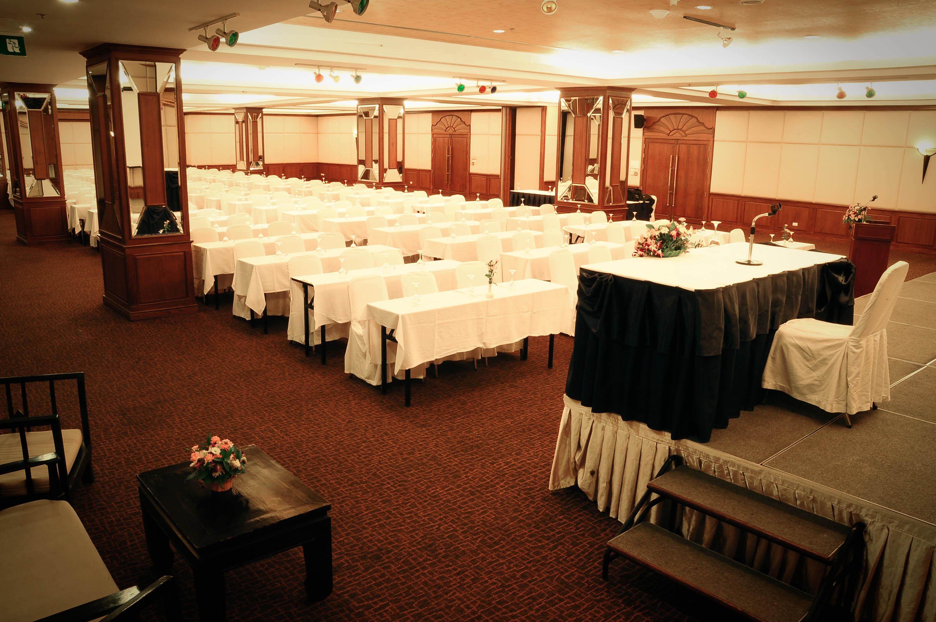 Amora Thapae Hotel Чиангмай Экстерьер фото