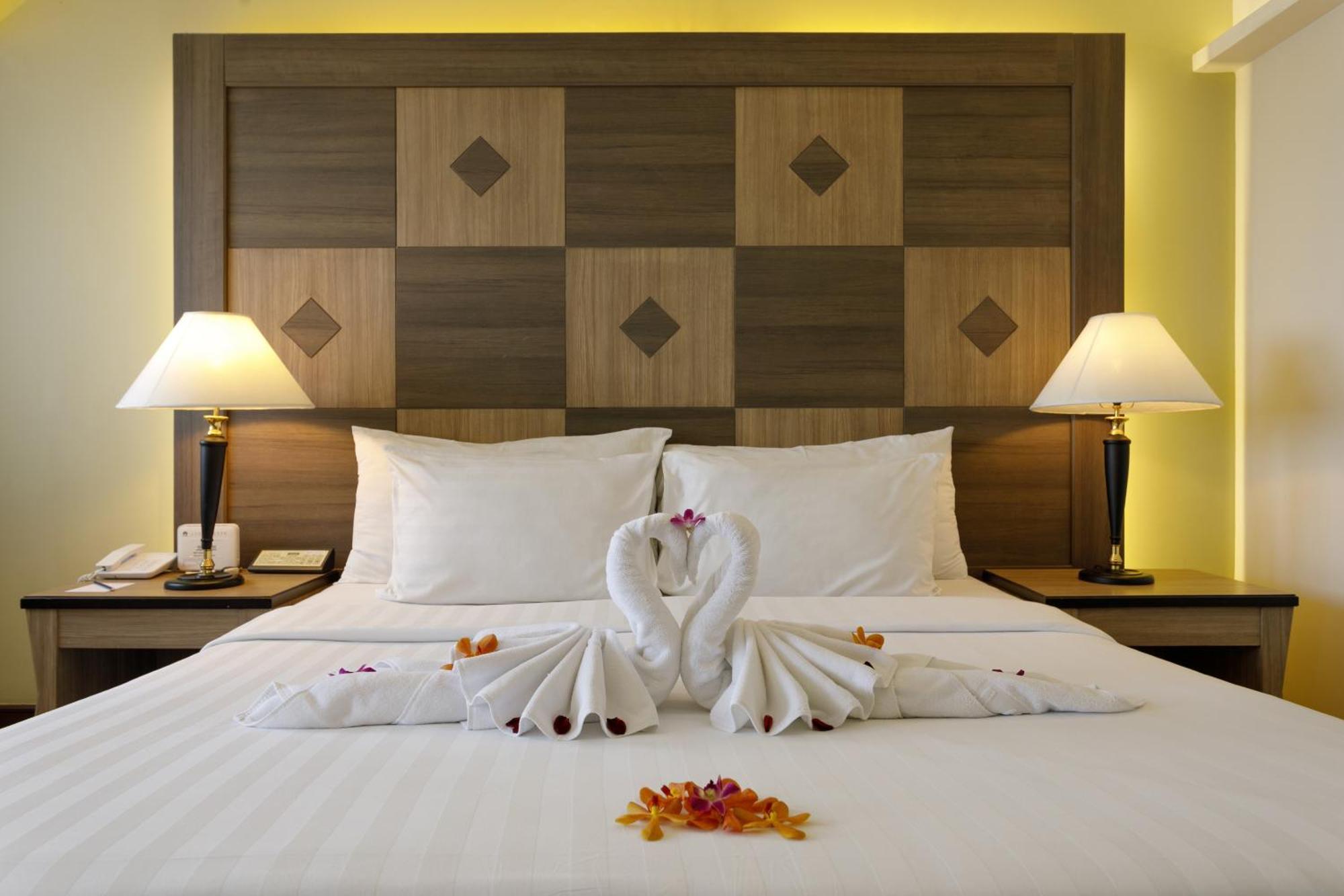 Amora Thapae Hotel Чиангмай Экстерьер фото